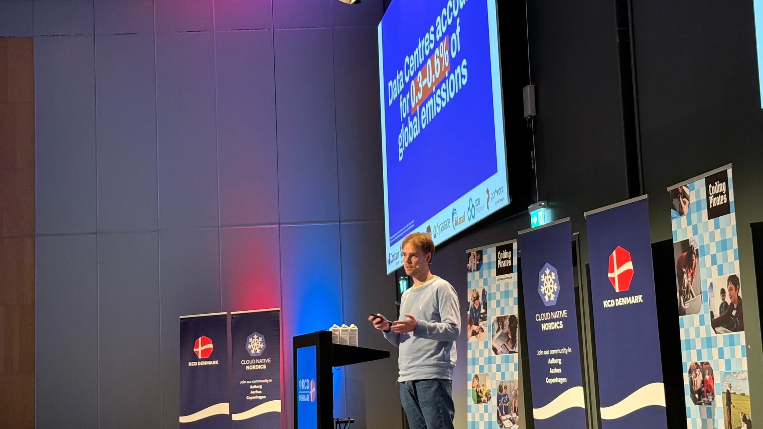 Jacob Valdemar delivering his Lightning Talk on the main stage
