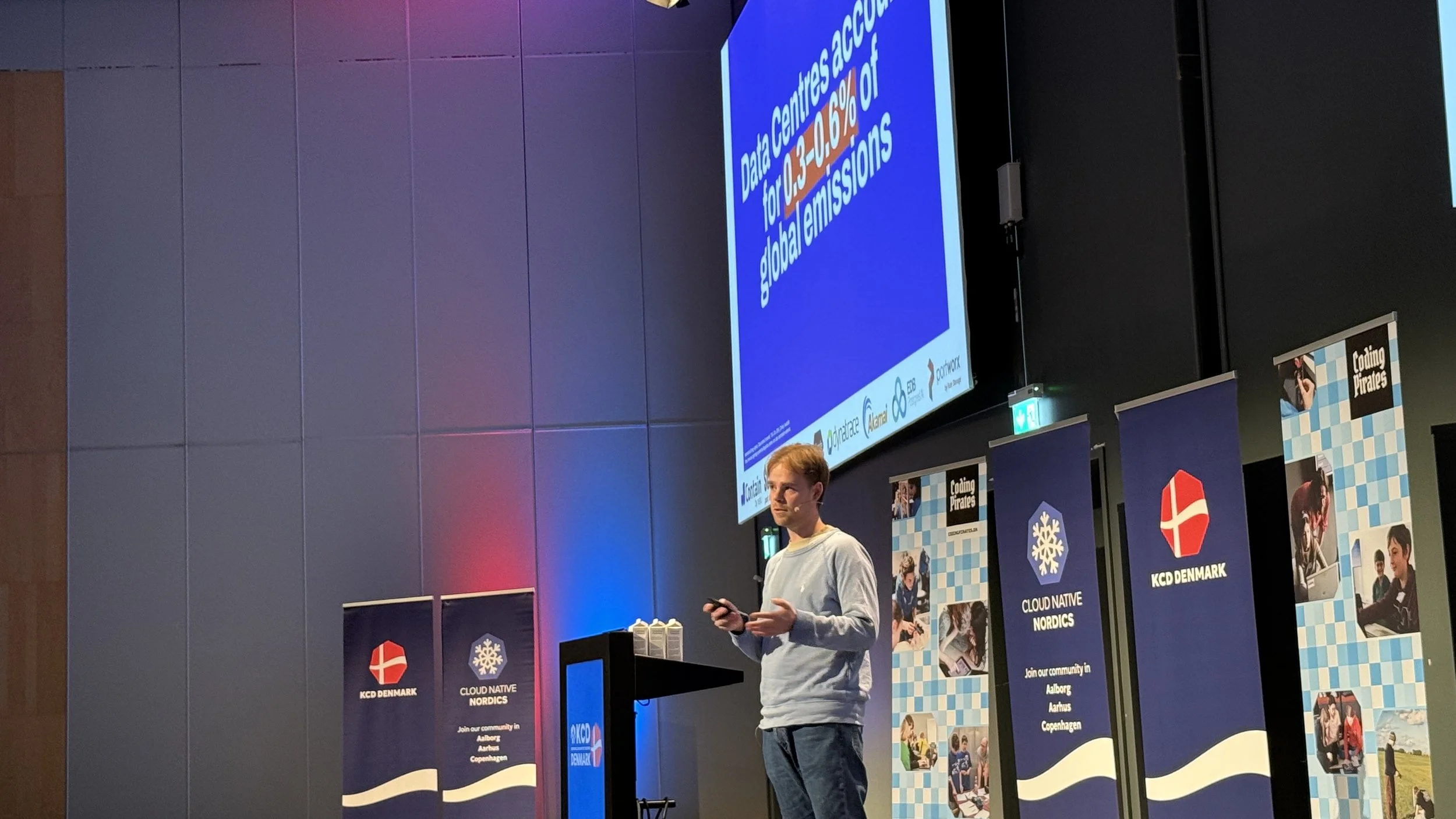 Jacob Valdemar delivering his Lightning Talk on the main stage